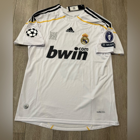 Retro Madrid 2009 Champions League Cristiano Ronaldo 9 - Picture 5 of 7
